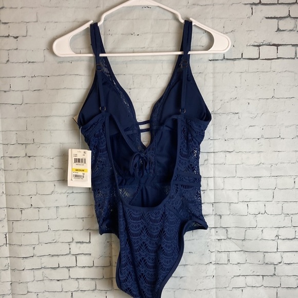 BECCA NWT Show & Tell One-Piece Swimsuit M Lace Crochet Sexy Vacation Coast - Picture 9 of 16